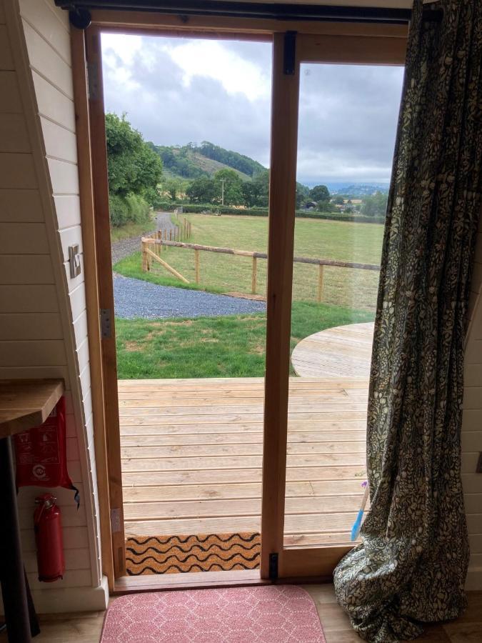 Delor - Bryntalch Glamping Pods 호텔 몽고메리 외부 사진